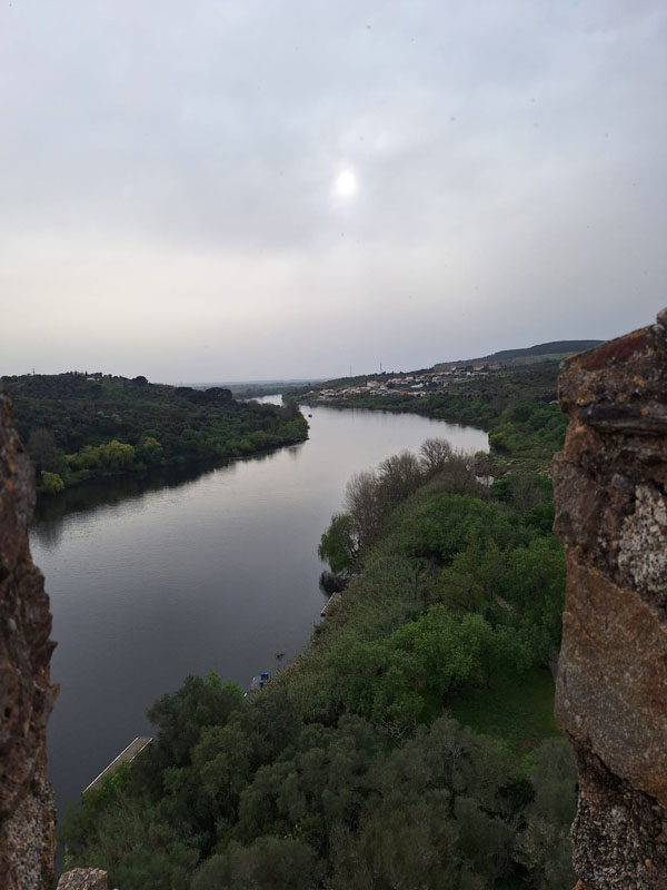 Castelo à vista da Comunidade 24